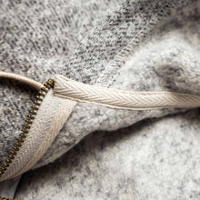 Load image into Gallery viewer, The Après Hoodie in Heather Grey
